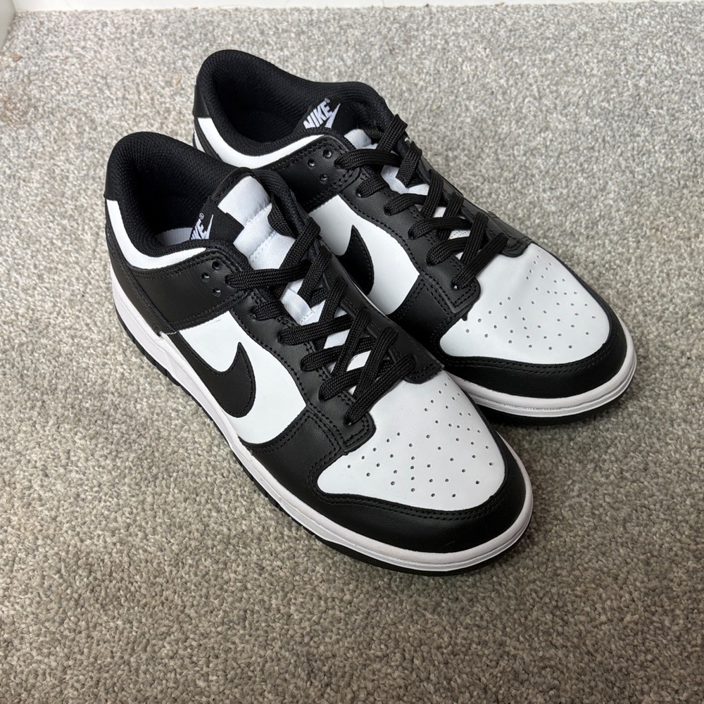 Nike Panda Dunks
